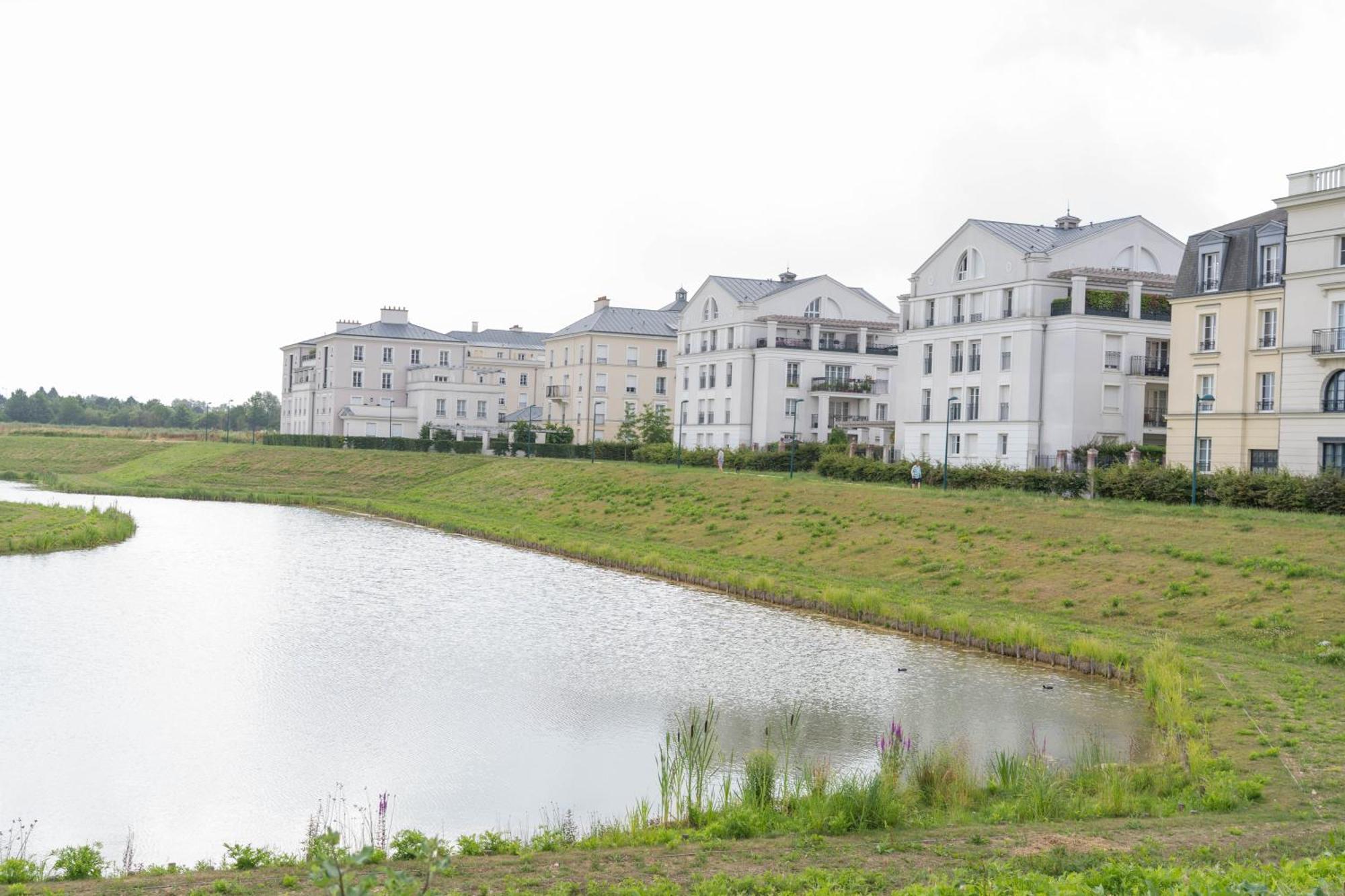 Air-Conditioned Apartment, Walking Distance To Disney - Disney Magical Homes, Paris Серри Экстерьер фото